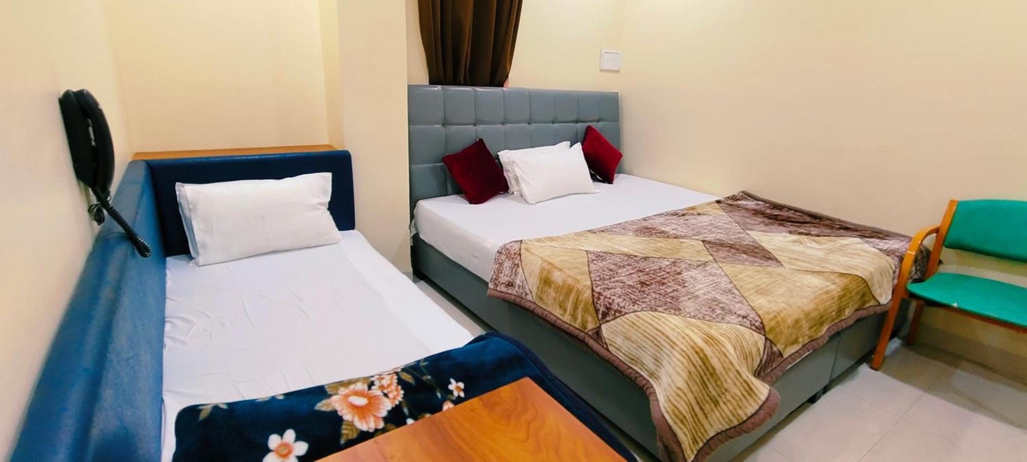 Shri Shiv Ganga Bhakt Niwas Hotel Ujjain Eksteriør billede