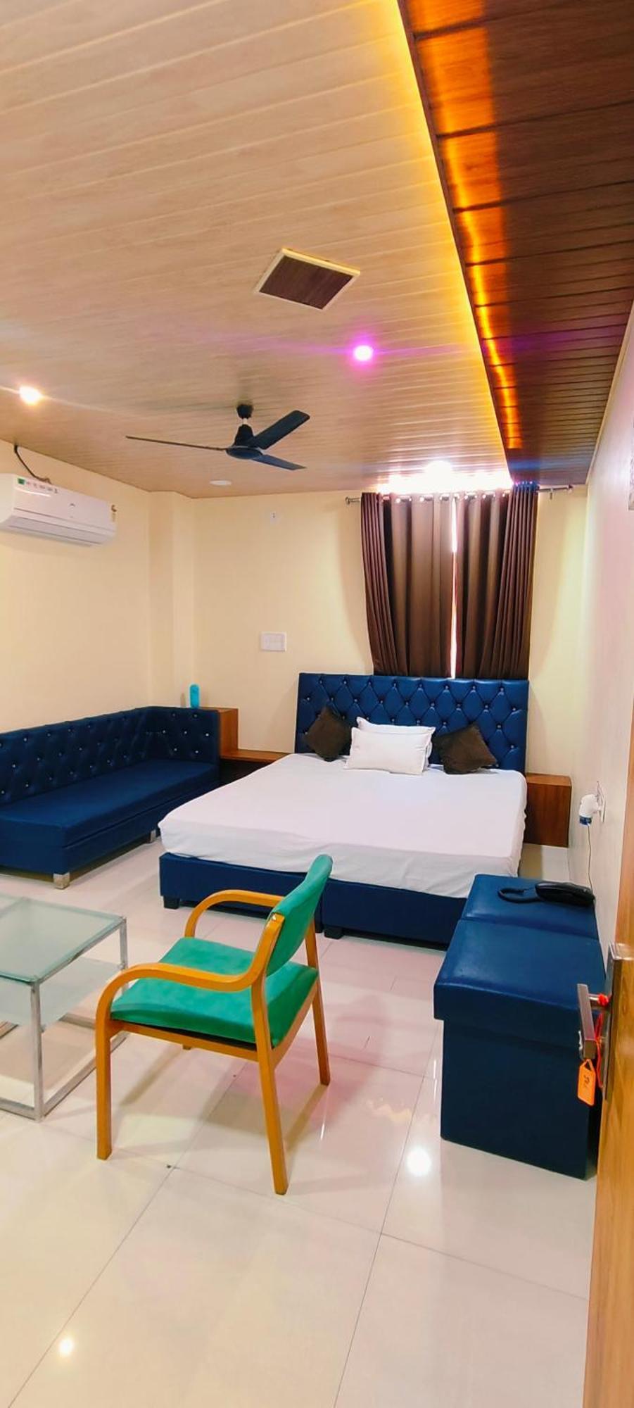 Shri Shiv Ganga Bhakt Niwas Hotel Ujjain Eksteriør billede