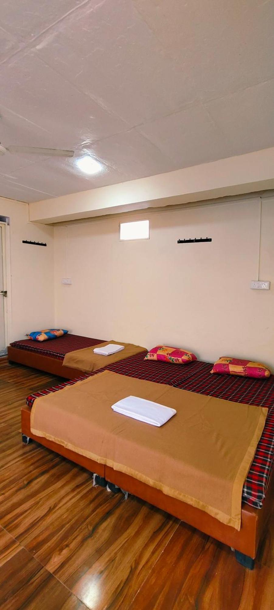 Shri Shiv Ganga Bhakt Niwas Hotel Ujjain Eksteriør billede