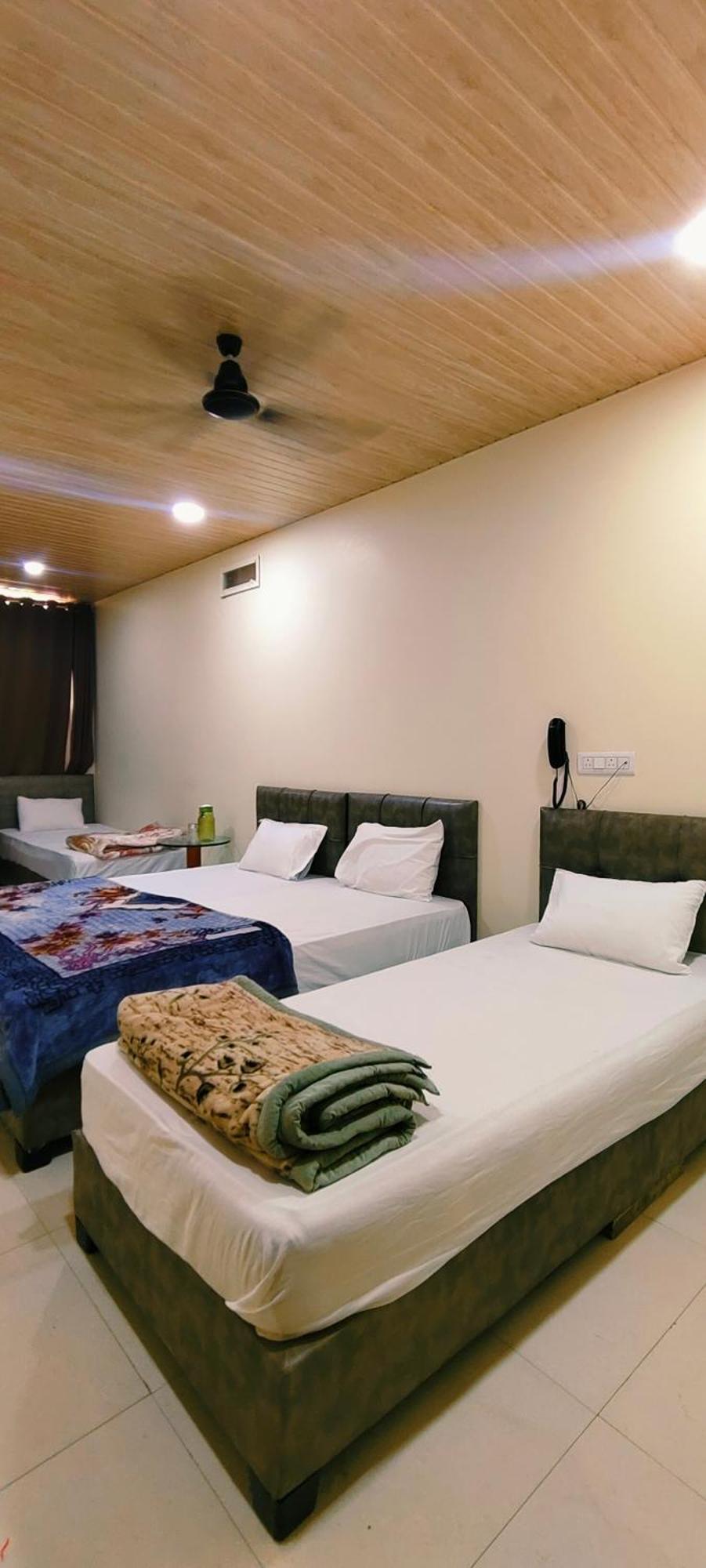 Shri Shiv Ganga Bhakt Niwas Hotel Ujjain Eksteriør billede