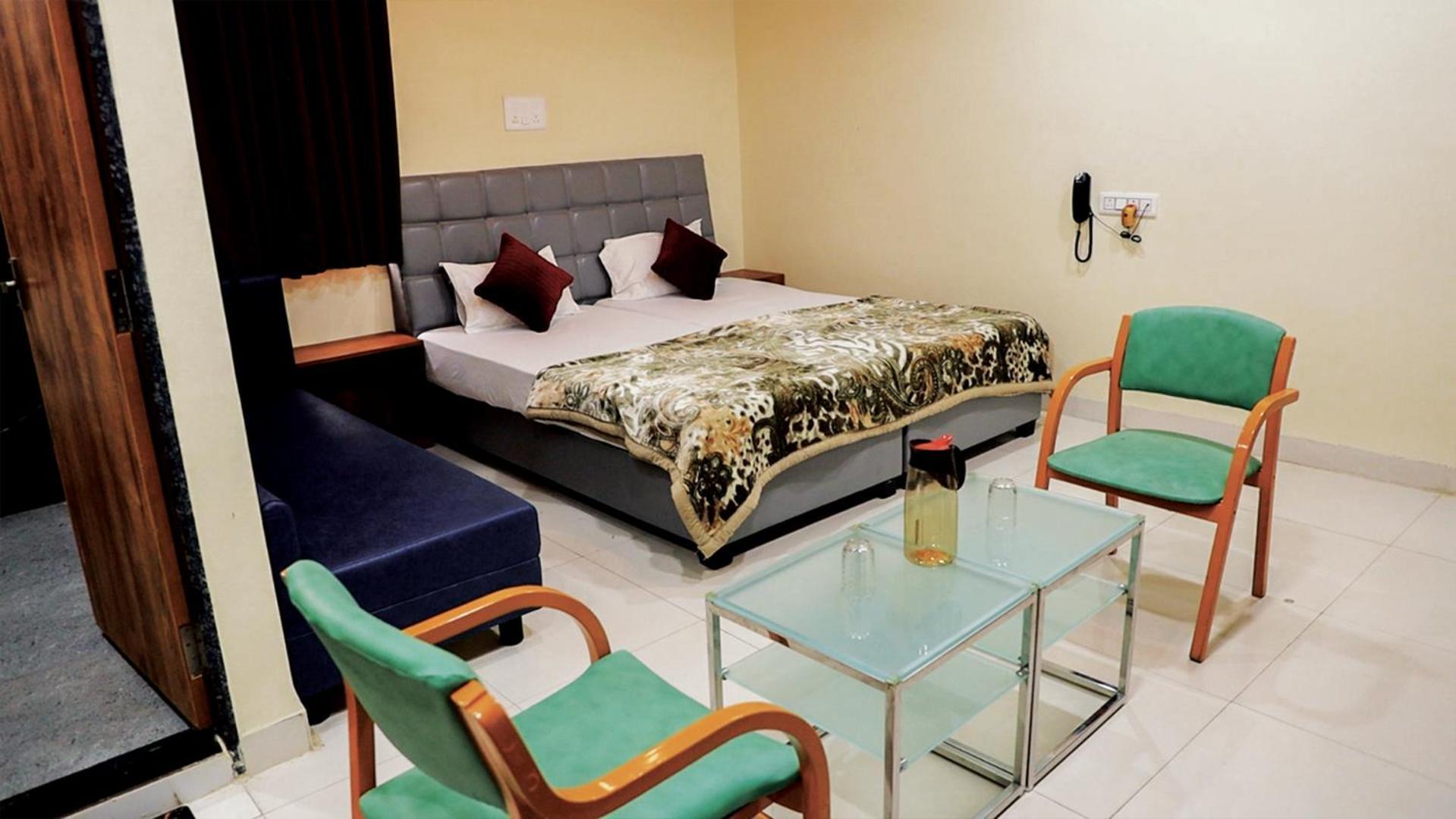 Shri Shiv Ganga Bhakt Niwas Hotel Ujjain Eksteriør billede