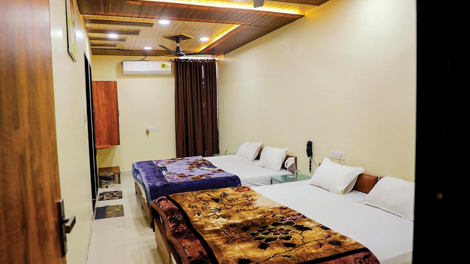 Shri Shiv Ganga Bhakt Niwas Hotel Ujjain Eksteriør billede