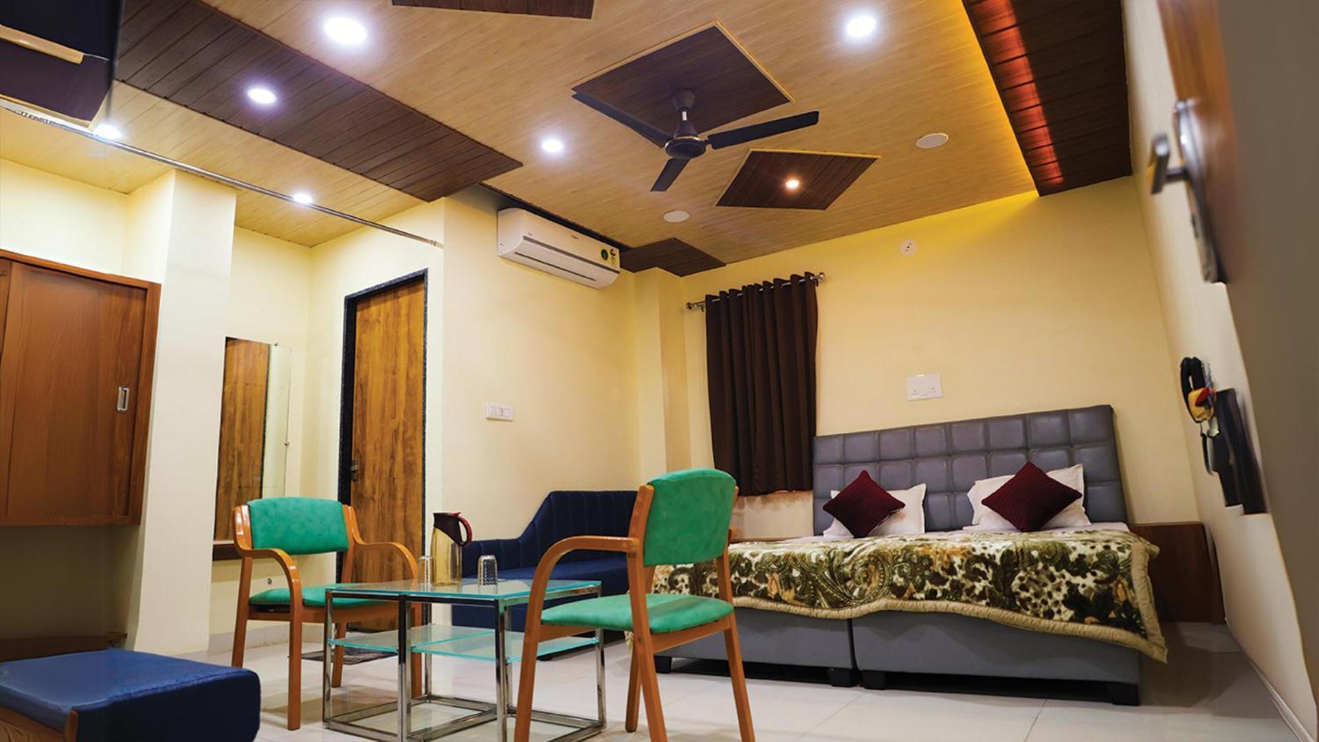 Shri Shiv Ganga Bhakt Niwas Hotel Ujjain Eksteriør billede