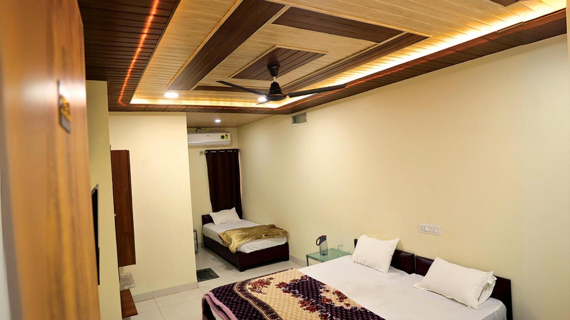 Shri Shiv Ganga Bhakt Niwas Hotel Ujjain Eksteriør billede