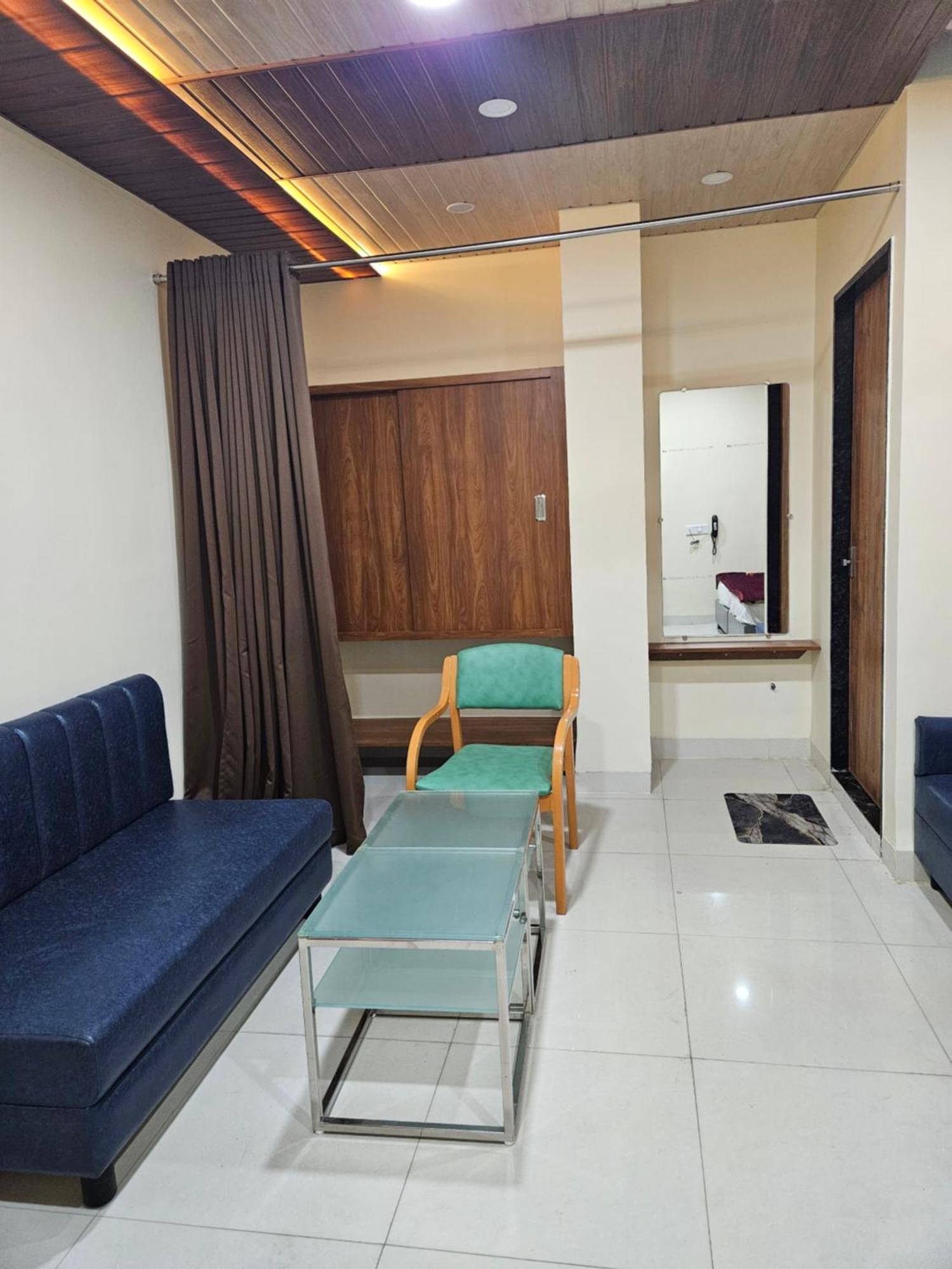 Shri Shiv Ganga Bhakt Niwas Hotel Ujjain Eksteriør billede