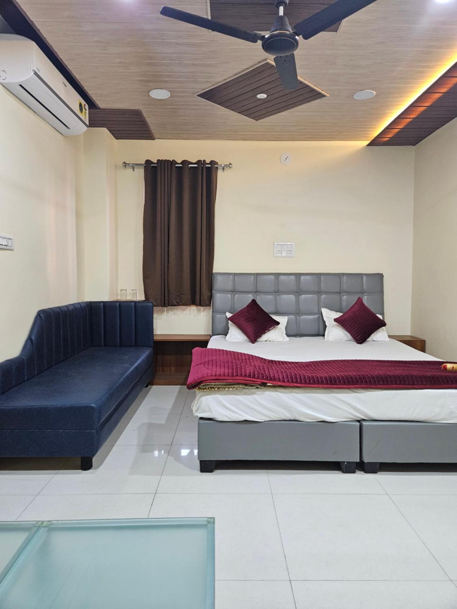 Shri Shiv Ganga Bhakt Niwas Hotel Ujjain Eksteriør billede