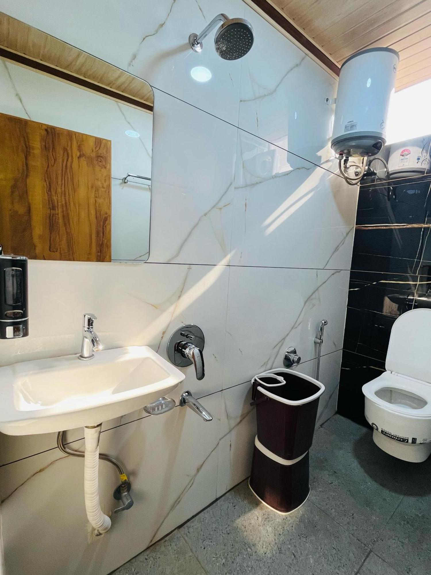 Shri Shiv Ganga Bhakt Niwas Hotel Ujjain Eksteriør billede