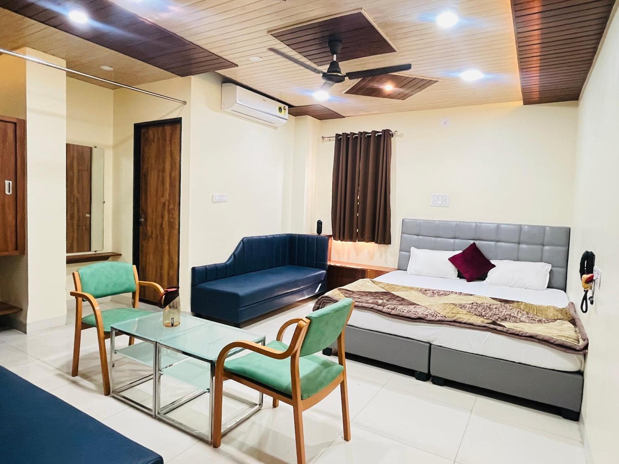 Shri Shiv Ganga Bhakt Niwas Hotel Ujjain Eksteriør billede