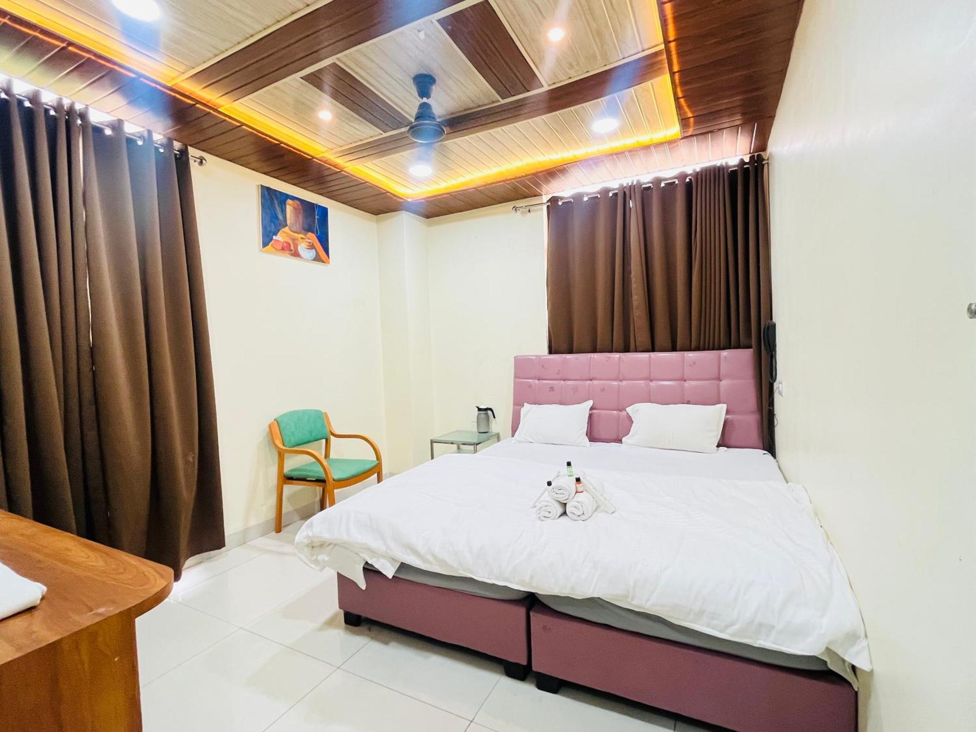 Shri Shiv Ganga Bhakt Niwas Hotel Ujjain Eksteriør billede